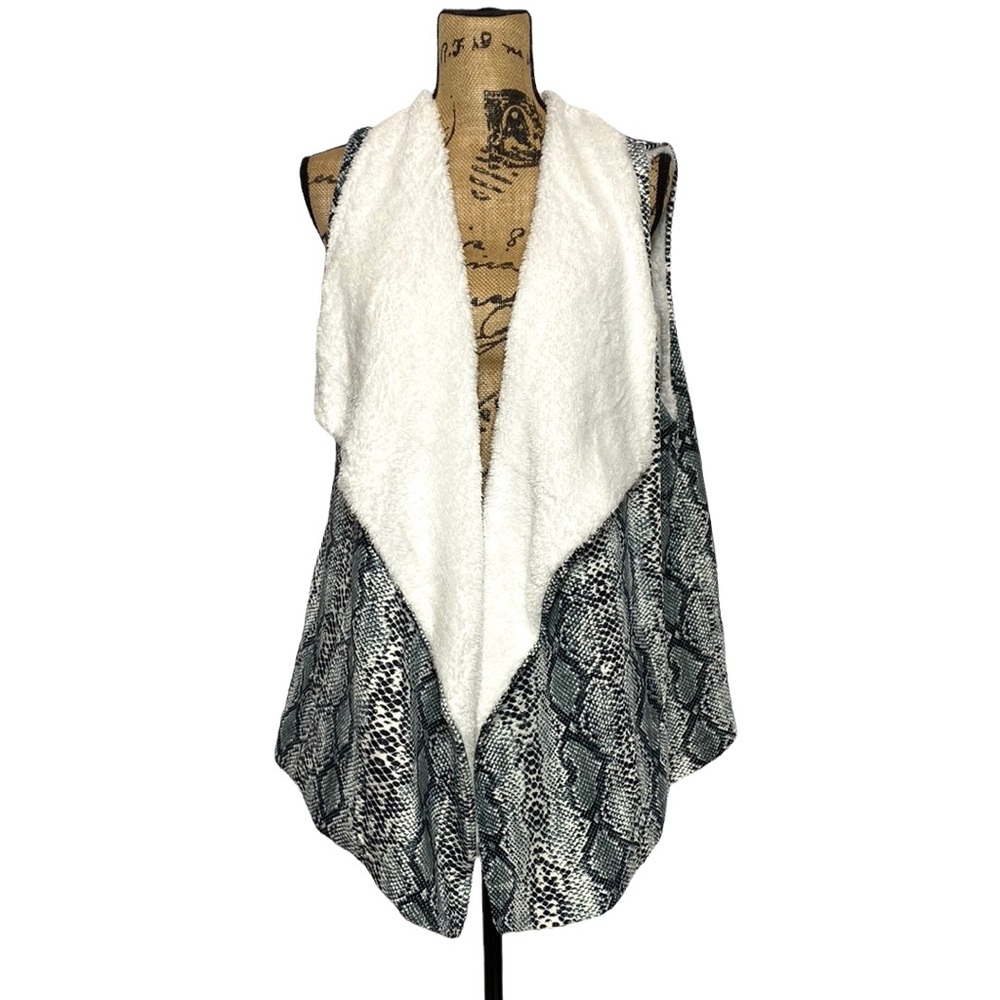 NWT Animal Print Faux Fur Open Front Vest